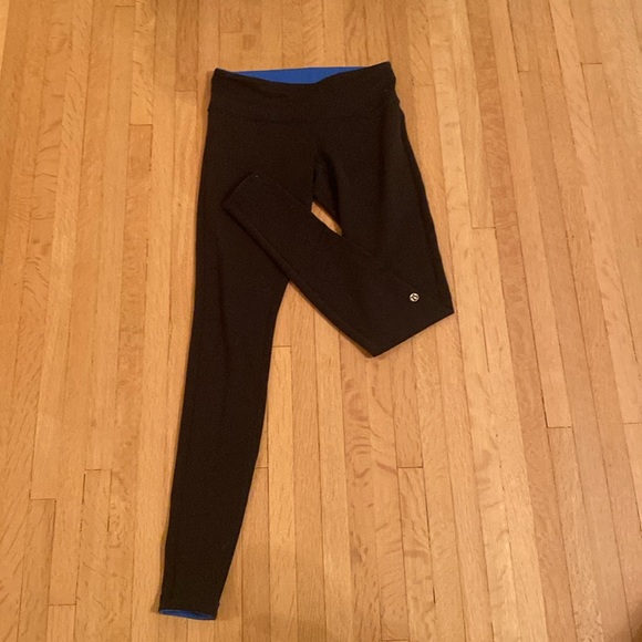 Lululemon black and blue reversible pants - Picture 5 of 6